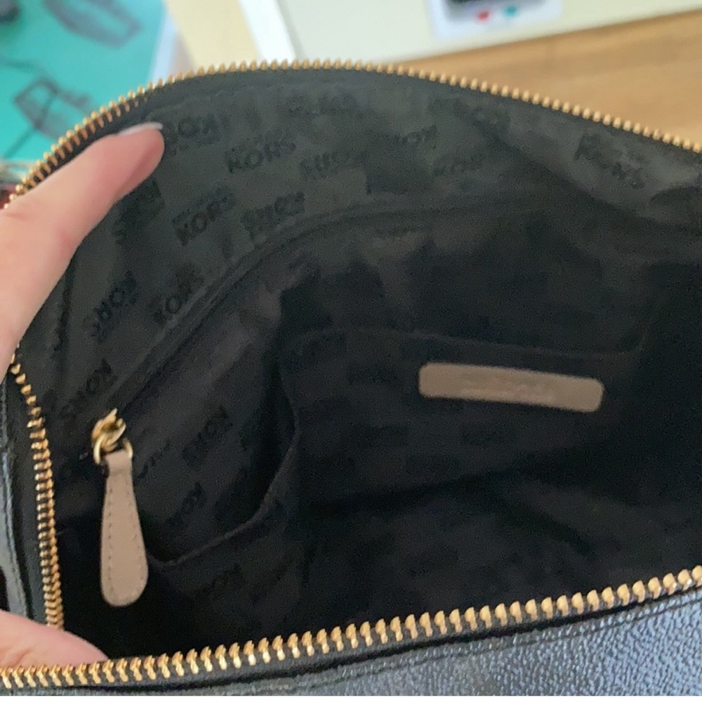 Michael Kors Black GraysonSatchel with Tan Handles and Gold Hardware - Picture 5 of 9